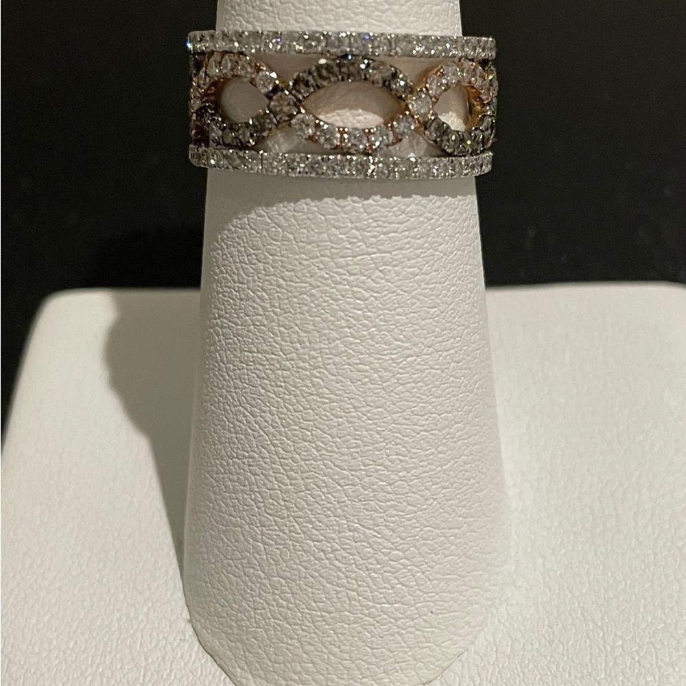 Kallati 9k tricolor fancy white diamond band